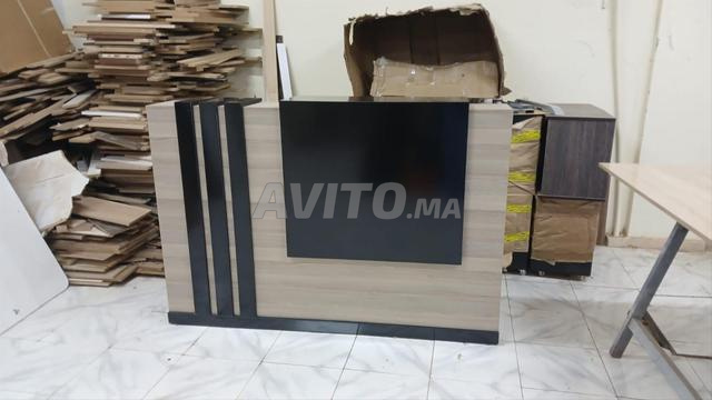🔥 Comptoir de Réception – Façade de réception distinctive