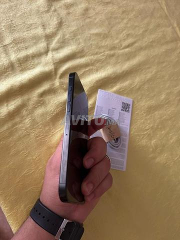 iPhone 16 Pro Max 256 Go officiel - 2
