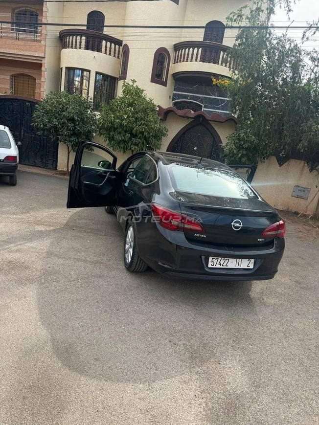 je mets vente ma voiture Opel Astra 2014