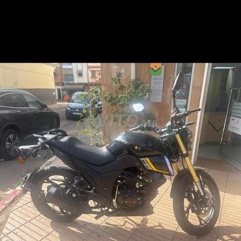 Moto en très bon état MT50 - 2
