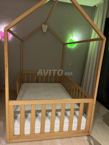 Lit cabane 120 x 190 bois massif avec matelas