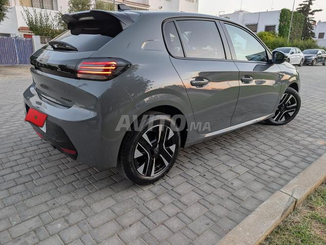 Peugeot 208 Hybride Automatique 2025 à Rabat - 2