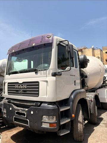 شاحنات خلاطات MAN متوفرة للإيجار