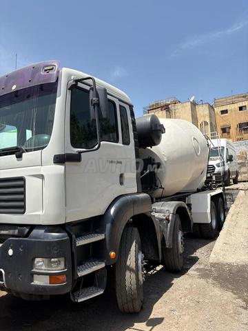 شاحنات خلاطات MAN متوفرة للإيجار