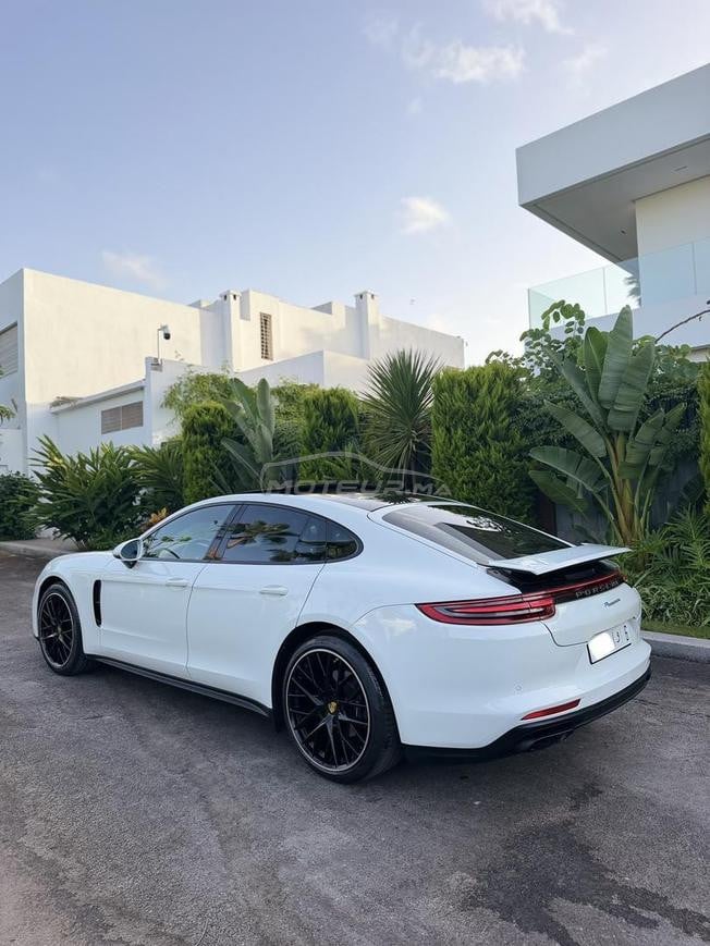 Porsche Panamera Essence 