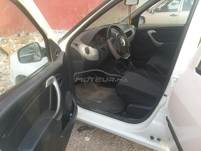 Dacia Logan Essence mod 2009 à Nador