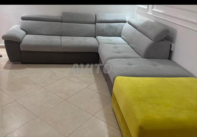 Canapé d'angle en très bon état avec Pouf - 2