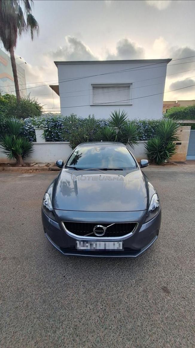 Volvo v40 