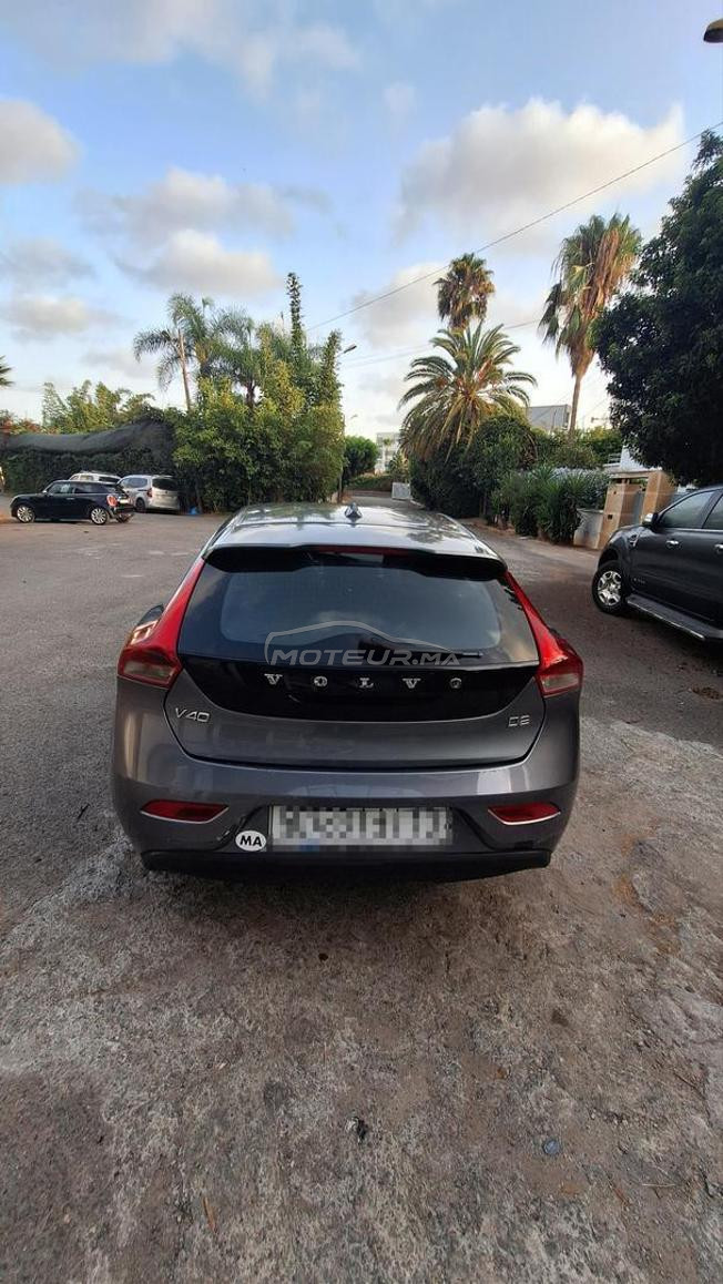 Volvo v40 