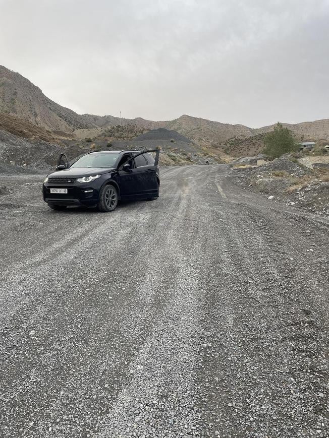 LAND ROVER DISCOVERY SPORT-Black serie 