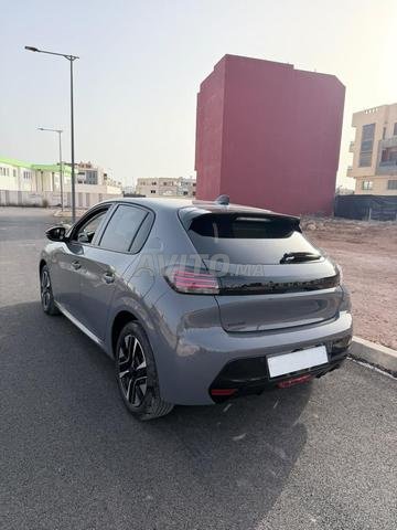 Peugeot 208 excellent état - 2
