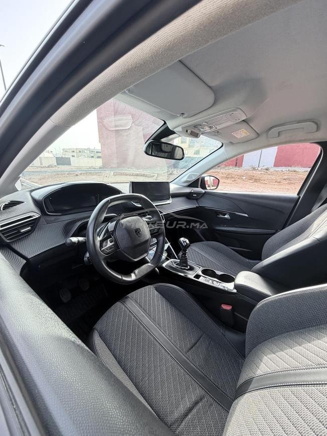 peugeot 208 excellent état 