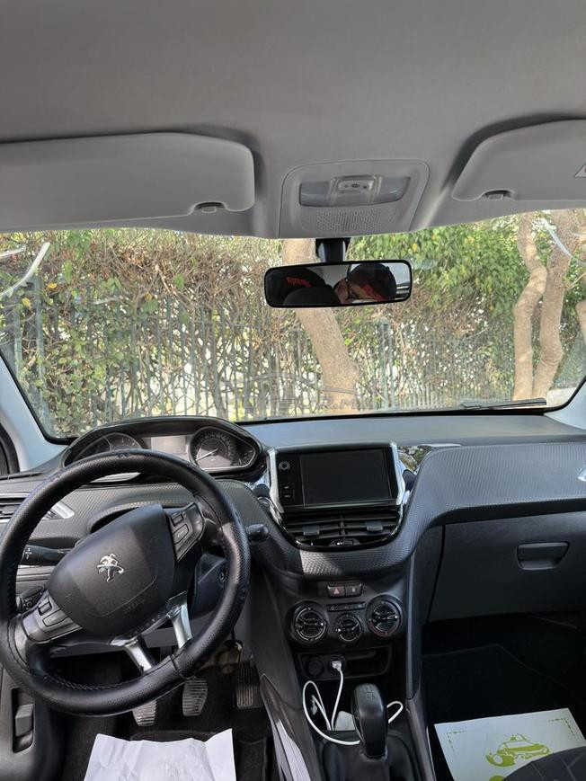 peugeot 2008 comme neuf