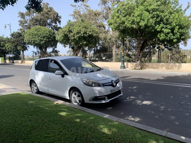 Renault Scenic Diesel Automatique 2016 à Salé - 2