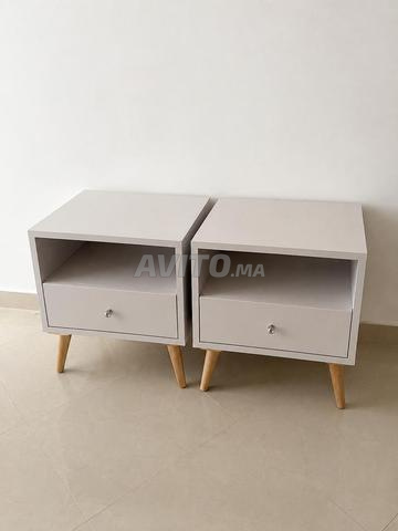 طاولتان جانبيتان للسرير