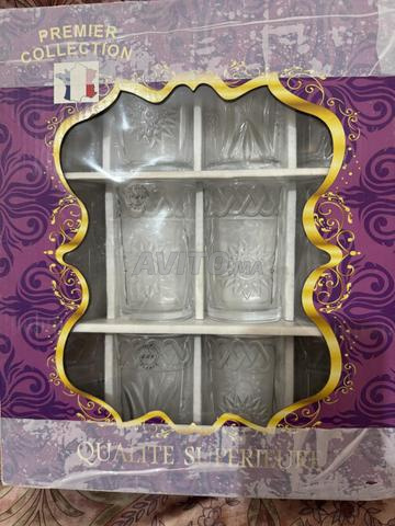أكواب وأواني صغيرة
