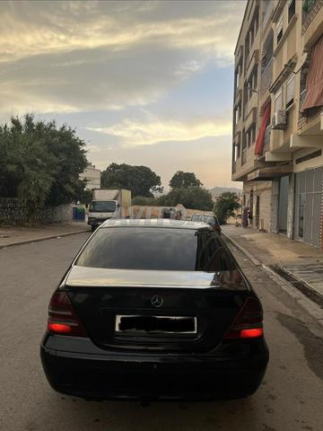 Mercedes-Benz 220 Diesel Automatique 2003 à Taza - 2