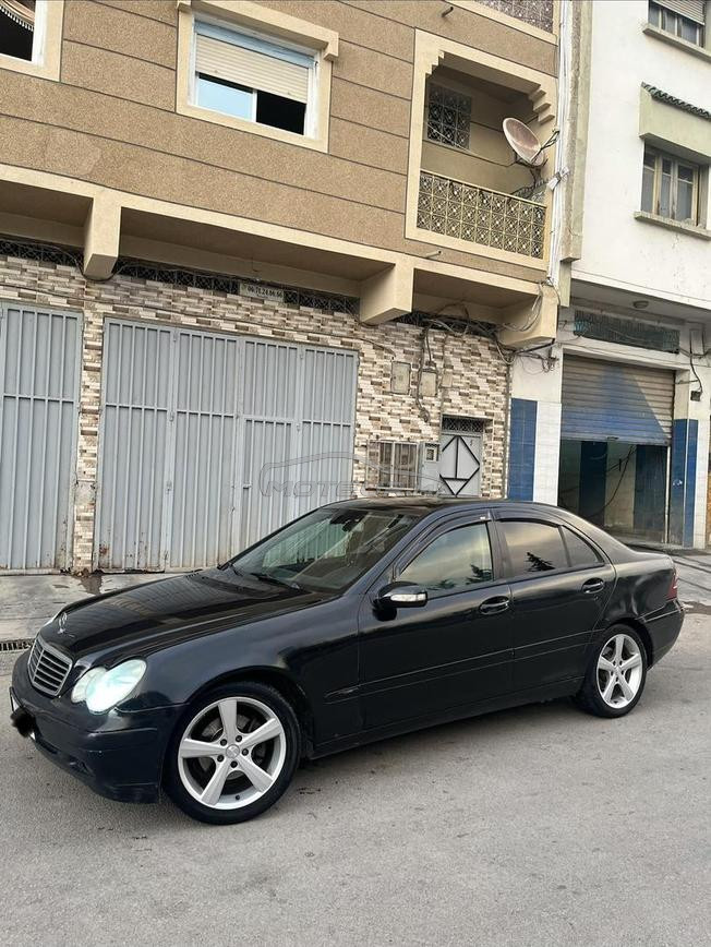 Mercedes-Benz 220 Diesel Automatique 2003 à Taza