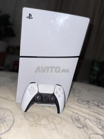 PS5 à vendre, encore neuf sous garantie
