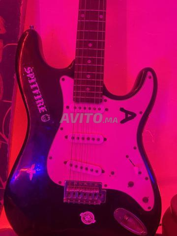 Guitare rock comme neuve à petit prix avec amplificateur gratuit - 2