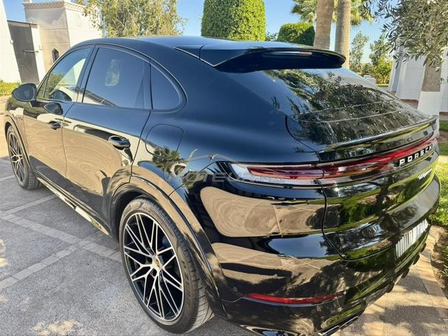 Porsche Cayenne Hybride Automatique 2026 à Amizmiz