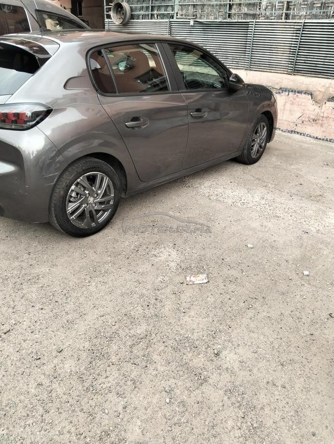voiture 208