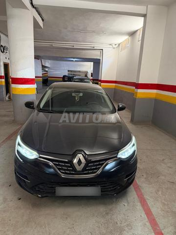 Renault Mégane Sedan - Automatique - Quasi neuve - 2
