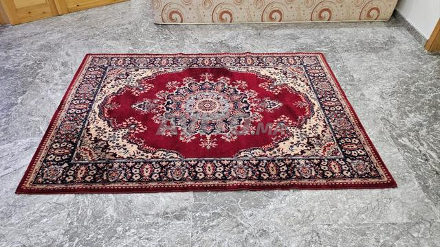 Tapis en laine véritable importé 1.98cmx1.35cm