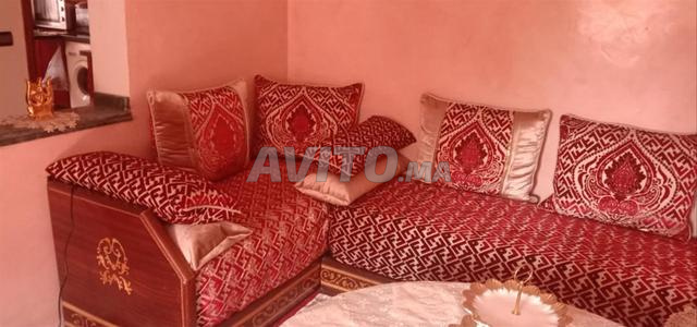 صالون وغرفة معيشة بحالة جيدة - 2
