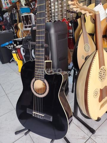 Guitare classique qualité confirmée - 2
