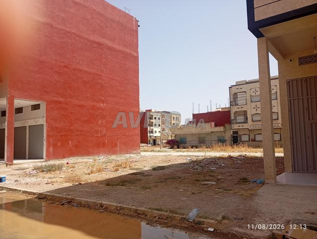 بقعة أرضية تجارية - 2