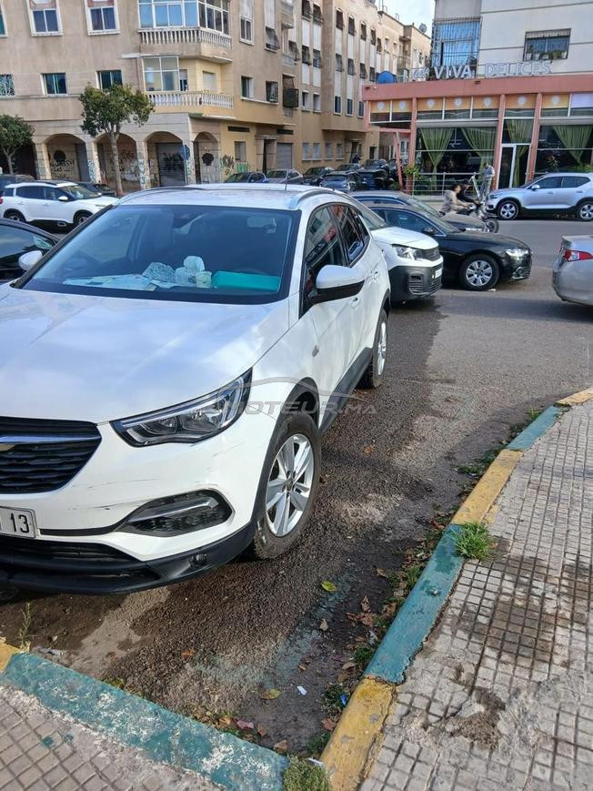 سيار اوبل حالة ممتازة موديل 2019