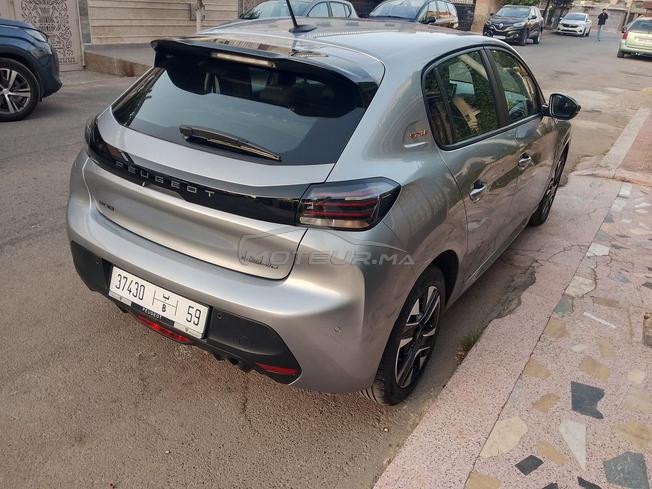 Peugeot 208 hybride 