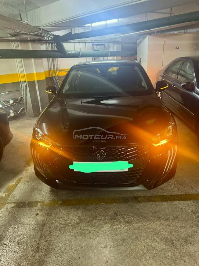 Peugeot 208 excellent état 