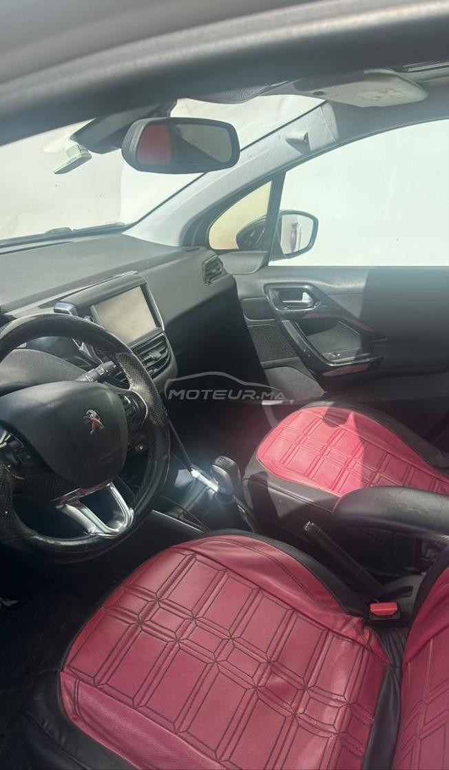 Peugeot 208 White Edition 