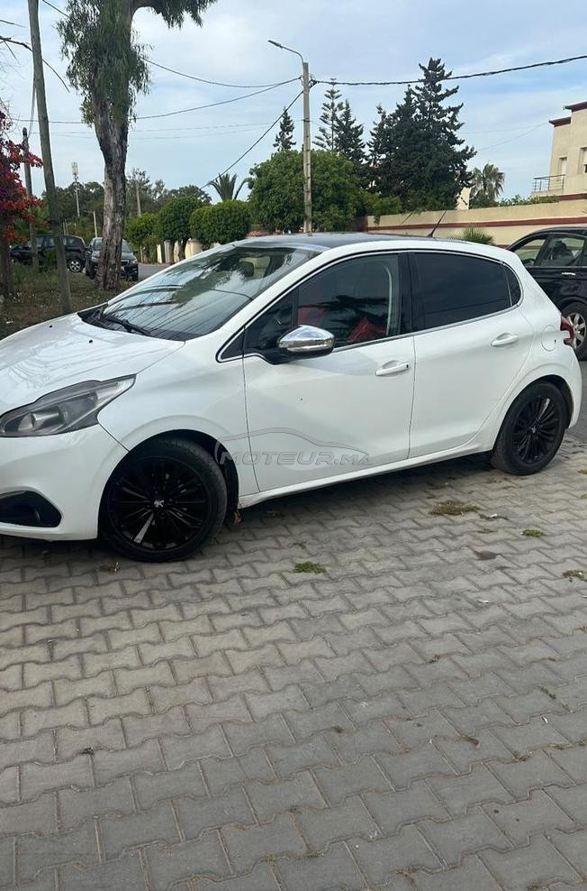 Peugeot 208 White Edition 