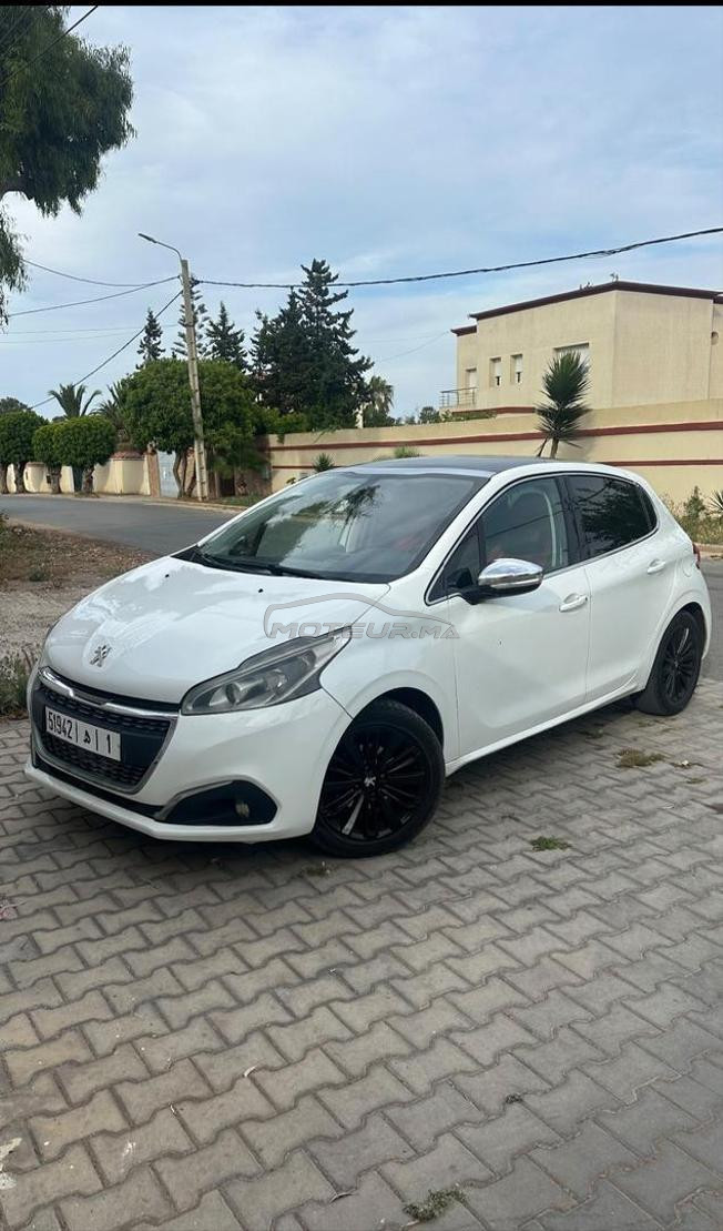 Peugeot 208 White Edition 