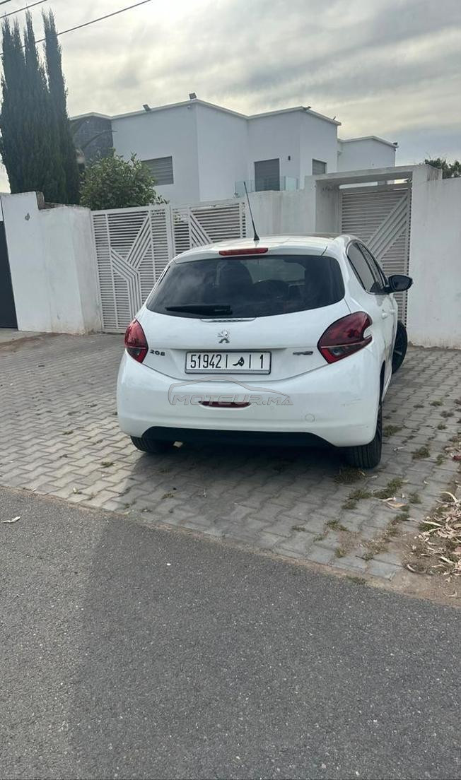 Peugeot 208 White Edition 
