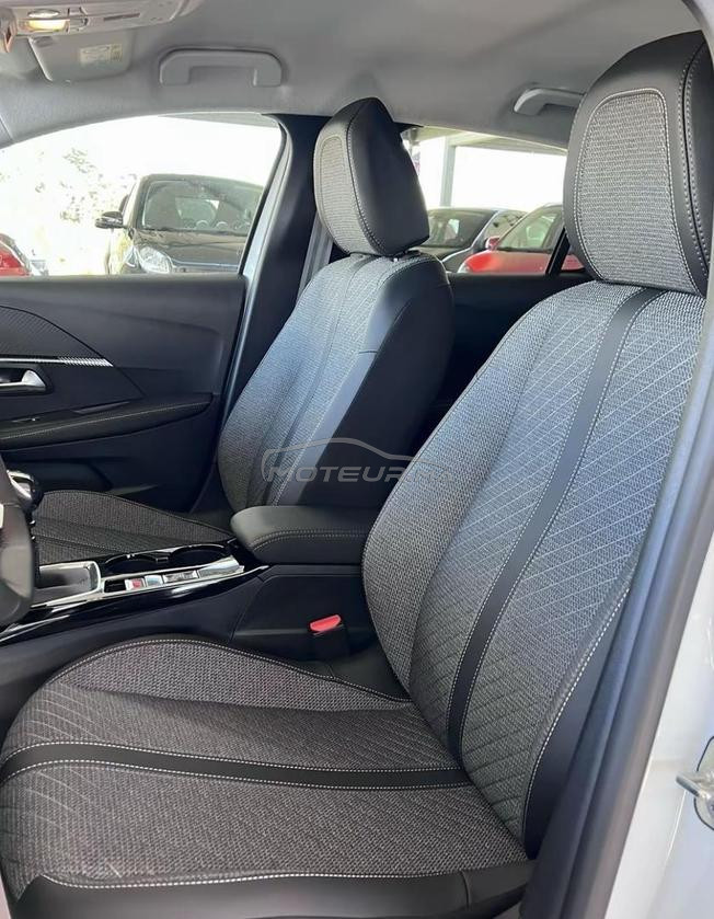 Peugeot 208 allure   للكراء