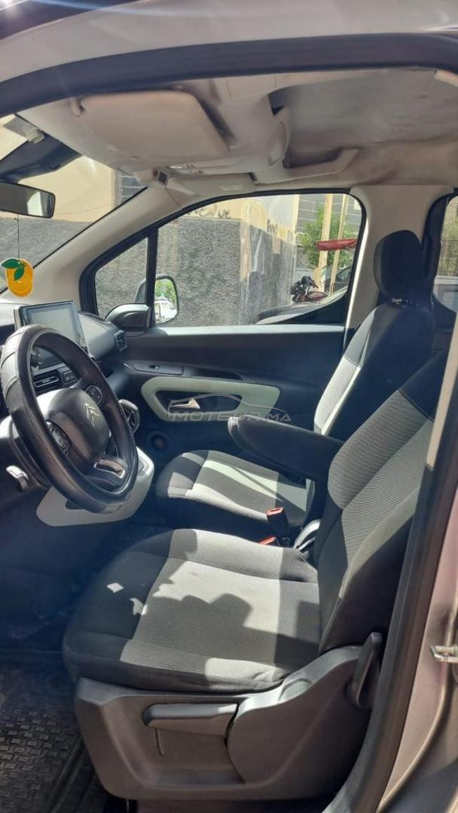 voiture Citroën berlingot 2022