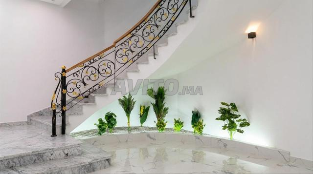 Villa moderne avec bassin privé et jardin
