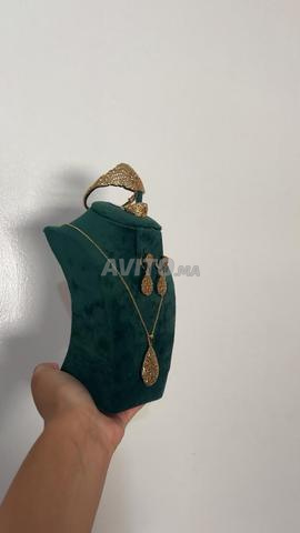 طقم مجوهرات ذهبي أنيق وفخم للعرس والمناسبات ✨ - 2