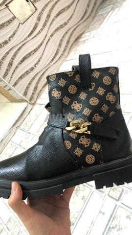 زوجان من أحذية بوت Guess مقاس 38، 39. - 2