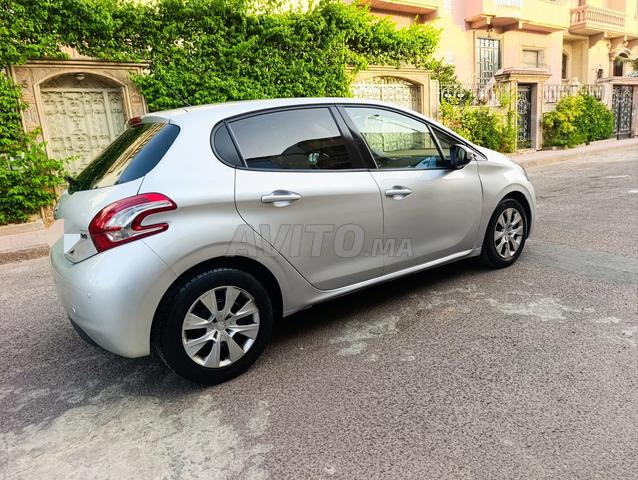Peugeot 208 - 2