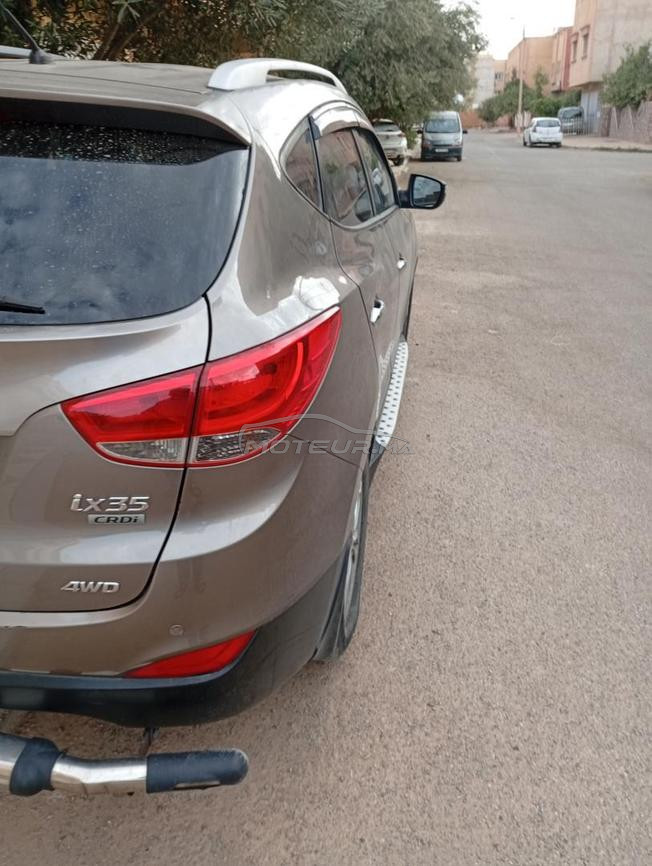 ventre voiture de Hyundai ix 35 excellente etat