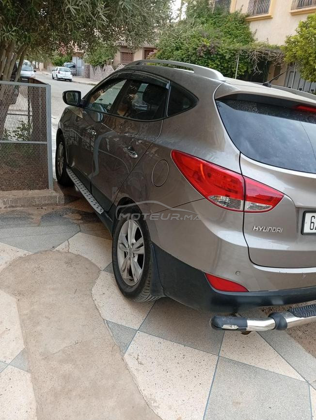 ventre voiture de Hyundai ix 35 excellente etat