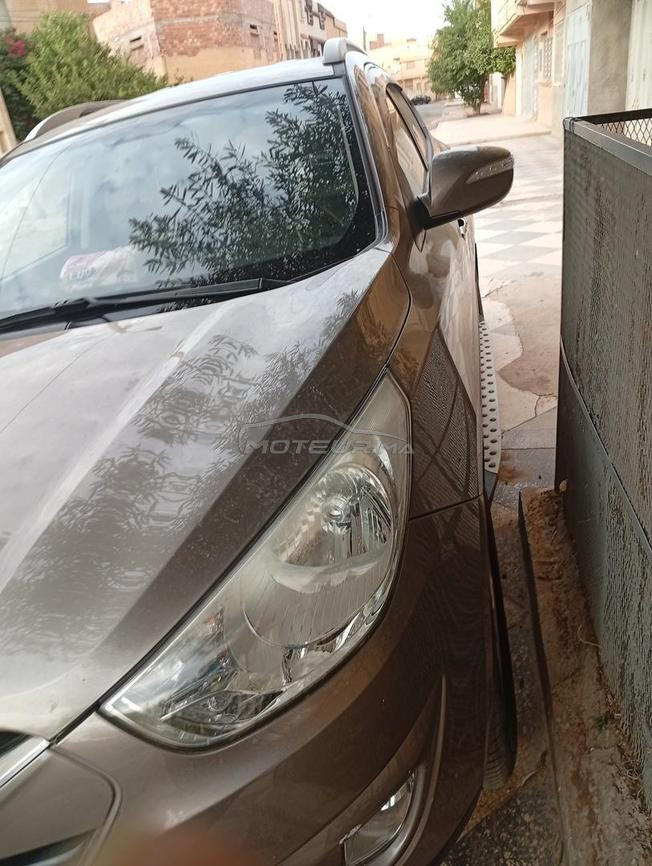 ventre voiture de Hyundai ix 35 excellente etat