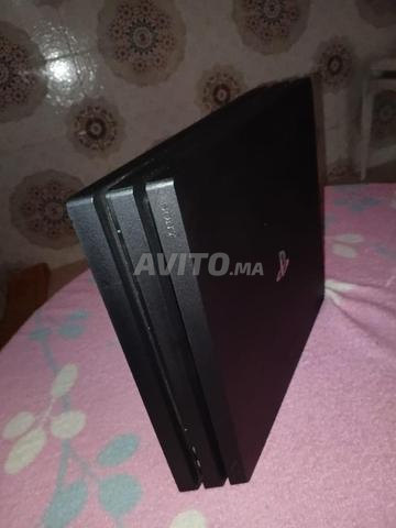 PS4 Pro 1To, lire la description ci-dessous
