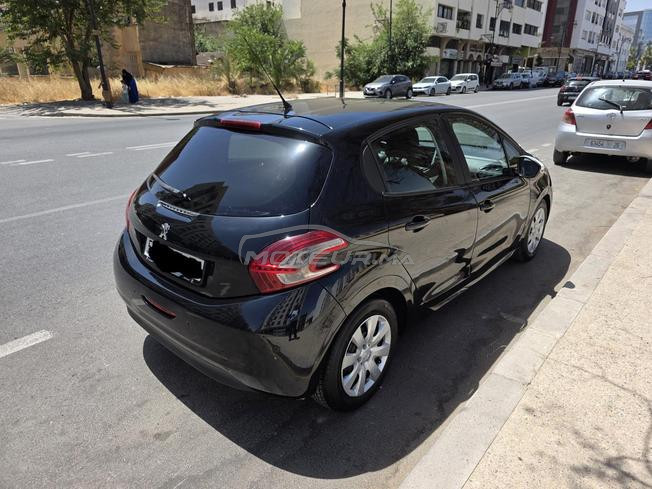 Peugeot 208 très bon état model 11/2014