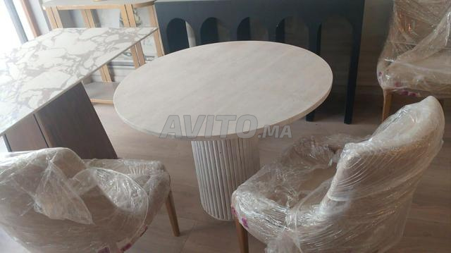 Table ronde en travertin - 2